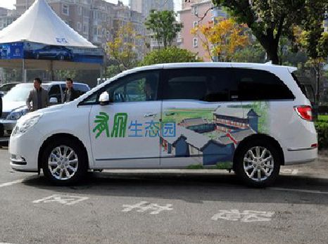 寻乌户外车贴喷绘如何保持效果?